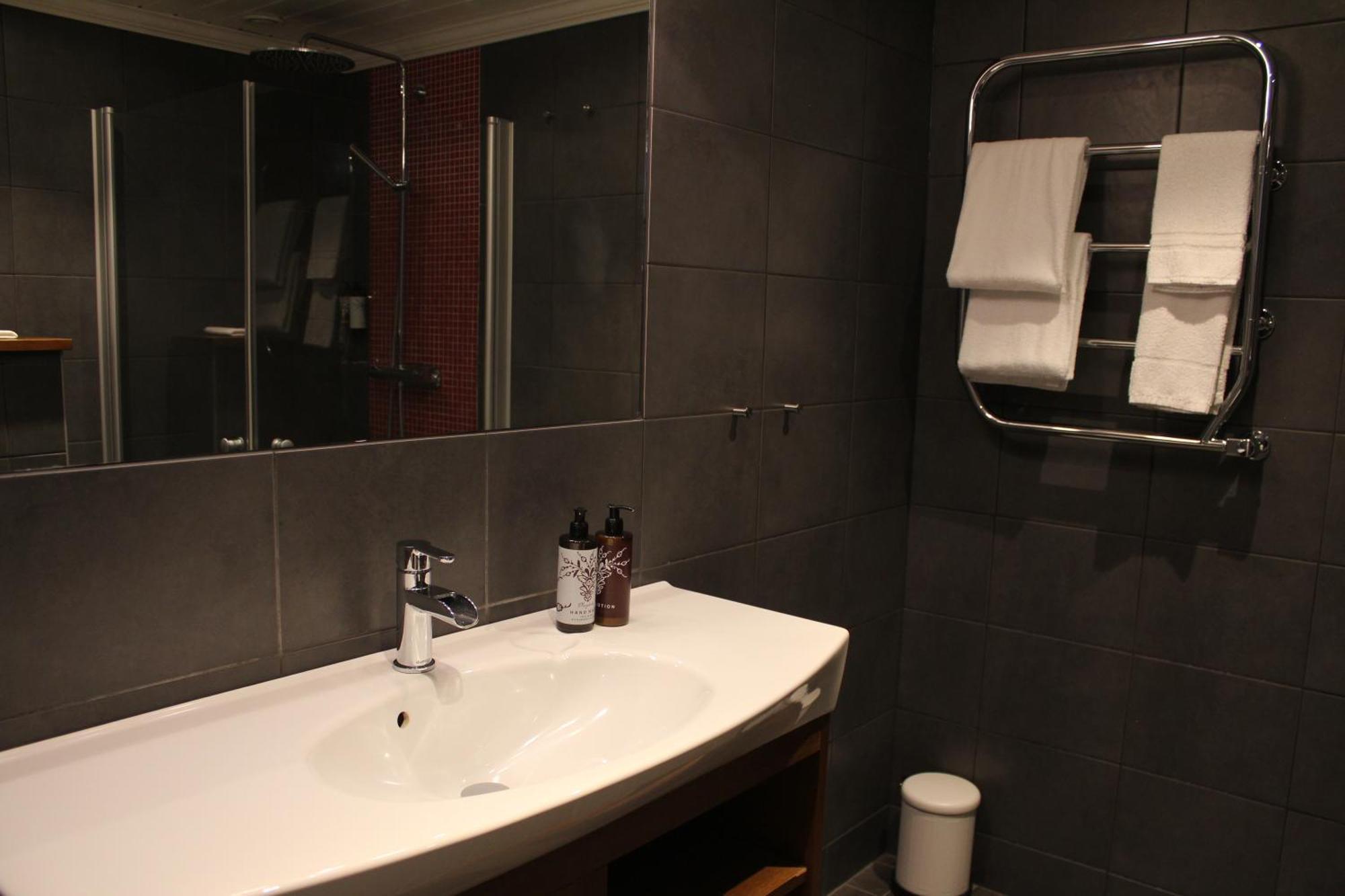 Olarsgarden Hotell Lindvallen Exterior foto